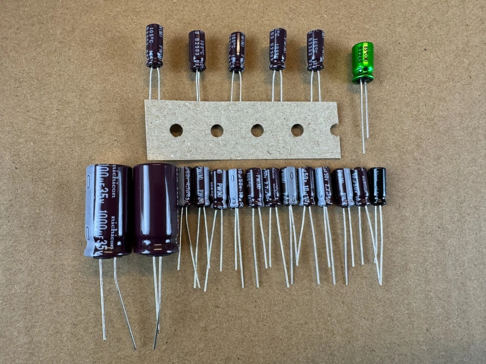 Aiwa LX-70 Recap Kit Condensadores Tocadiscos Juego de Reparación de Velocidad Foto 1 de 1