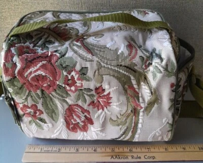 Vintage Floral Tapestry Travel Case Carry on Makeup Case Waterproof Inside - Image 1 of 4