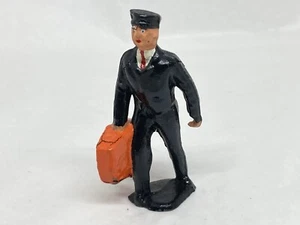 Porter With Case By COPY of John Hill (N yel 250) Railway Figure - Picture 1 of 6