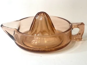 Exprimidor rosa vintage raro | Vidrio pesado | Herramienta de cocina | Vidrio rosa | Jugo - Imagen 1 de 6