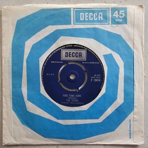 The Goons (e) The Ying Tong Song / I'm Walking Backwards For Christmas - 7" - Picture 1 of 6