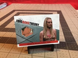2012 Cryptozoic Big Bang Theory Penny’s Yellow Floral Tank M-10 Wardrobe Card - Picture 1 of 4
