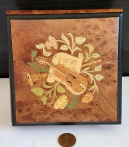 Vintage Sorrentino Italy Lacquered Inlay Wood Music Trinket Box Pink Velvet Line - Picture 1 of 8