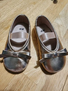 H&M Rose Gold Toddler Size 5.5 Ballet Flats, Pre-owned But Great Condition - Picture 1 of 11