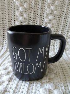 Taza de té café negra Rae Dunn GOT MY DIPLOMA NUEVA - Imagen 1 de 1