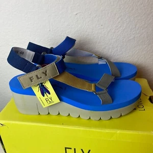 Fly London Damen-Sandalen Größe 40 US 9 Keilabsatz YEFA726FLY CUPIDO Haken & Optik azurblau - Bild 1 von 7