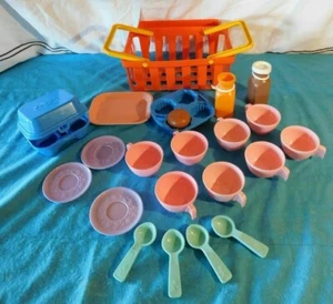 Vintage Fisher Price Fun with Food 1982 Tea Cups 1987 Muffin Egg Tray Basket 23p - Picture 1 of 9