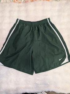 Short de basketball homme Nike Dri Fit vert Kelly rayures blanches cordon de serrage taille XL - Photo 1/9