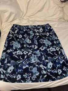Plus Size Shimmery Skirt Dark Blue Floral Size 18/20 Elastic Waist - Picture 1 of 6