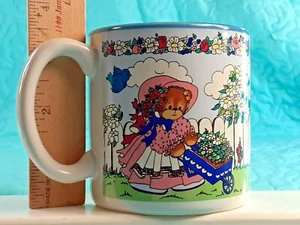 Vintage 1993 Lucy & Me Lucy Rigg Coffee Mug w/ Original Box Teddy Bear in Garden - Picture 1 of 12