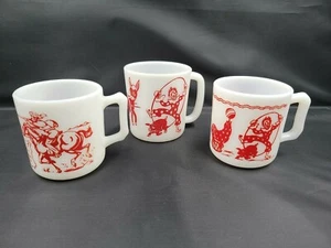 Vintage HAZEL ATLAS Milk Glass Children's Mugs -1950's - Set Of 3 - Picture 1 of 12