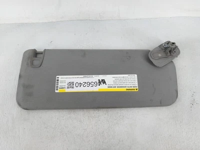 2014 雪佛兰索罗德 1500 乘客遮阳镜右遮阳板 KQVBL — 第 1/4 张图片