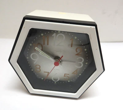 Bradley Wind Up 51157 Alarm Clock Retro - Image 1 of 4