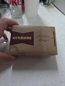 Vintage Kenmore Rotary Sewing Machine ZigZagger In Original Box With Accessories - Picture 1 of 8