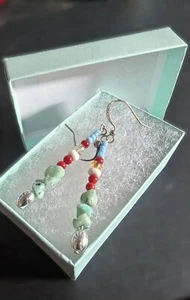 Bead and Stone Strand Earrings, slightly less than 2" long, very pretty - Foto 1 di 3