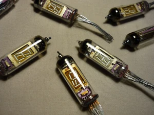 8 Stk. IV-3 / ИВ-3 Nixie VFD Röhre 9- Segment grün Leuchtanzeige Ziffernanzeige - Bild 1 von 2