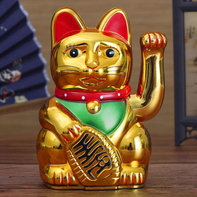 Gato da Sorte e Fortuna Maneki Neko Decorativo Energia Solar