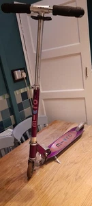 Micro Sprite LED Scooter - Pink nimmt bis zu 100kg auf, LED Leuchträder - Bild 1 von 15