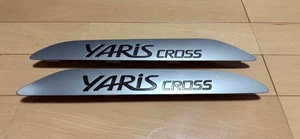 Genuine Toyota YARIS CROSS Door Lower Molding Emblem Plate Set (Left & Right) Me - Bild 1 von 3