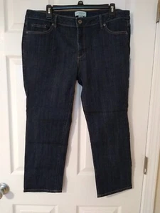 Liz Claiborne Women's Classic Denim Capris Size 16PS (T016K) - Picture 1 of 8