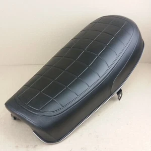 Norton Commando Dual Seat 1974 Roadster Mark 2 Mk II Square Top NOS, 06-3676 - Picture 1 of 3