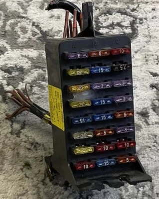 CAJA DE FUSIBLES JAGUAR XJ6 LADO DERECHO PASAJERO 1990 DBC5891 Foto 1 de 2