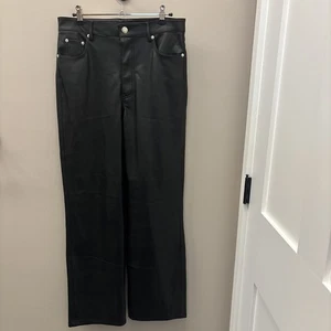 Zara Damen The Straight PU Hose Kunstleder Einfarbig Schwarz Größe 8 - Bild 1 von 13