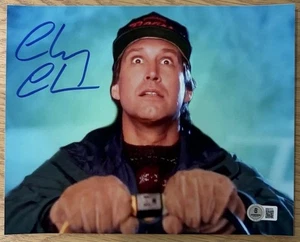 CHEVY CHASE CHRISTMAS HOLIDAY SIGNED AUTO 8X10 PHOTO BECKETT BAS HANDSIGNIERT D - Bild 1 von 3