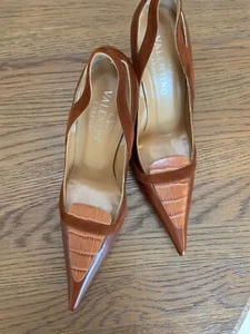 Valentino Garavani Damen braune Leder High Heels Pumps, spitz zulaufend. 39,5 - Bild 1 von 11