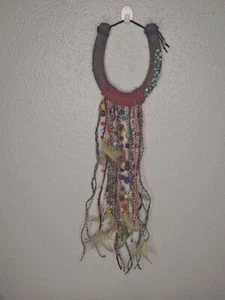 Rustic Horseshoe Bead Feather Wall Hang - Picture 1 of 9