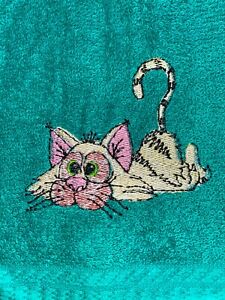 Embroidered Tea Leaf Green Mainstays Bathroom Hand Towel  Tan Tabby Cat Red Eyes