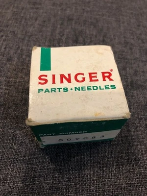 Singer 457G Rotary Hook Bobbin Case Simanco Original Genuine Vintage Read 509083 - Image 1 of 4
