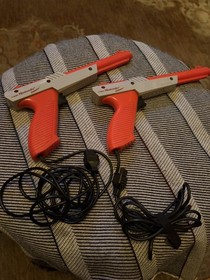 Original 1985 Nintendo NES Zapper Duck Hunt Gun Authentic NES-005 Orange Lot 2