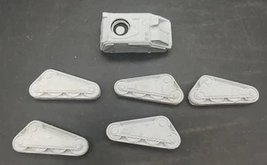 Warhammer 40K Tank Bit for Kitbash Tracks and Body - Picture 1 of 6