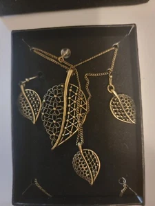 Avon Filigree Leaf Set Bracelet. Necklace. Earring  Goldtone **see pictures new - Picture 1 of 10