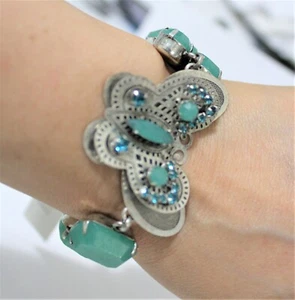 New NWT Jessica Simpson Vintage Silver Butterfly & Green Stone Toggle Bracelet - Picture 1 of 5