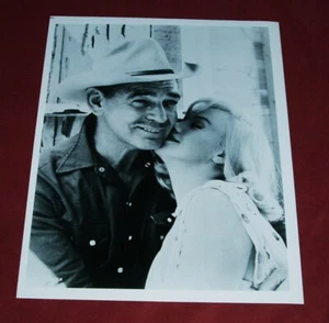 VINTAGE MARILYN MONROE/CLARK GABLE THE MISFITS MOVIE B/W 8X10 PHOTO EX/NM - Picture 1 of 2