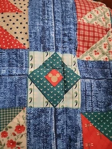 Disney Port Orleans VINTAGE 2004 Resort Room Bedspread Prop Comforter - Picture 1 of 10