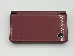 Nintendo DSi XL LL Weinrot nur Konsole mit Stylus NTSC-J 3640 - Bild 1 von 11