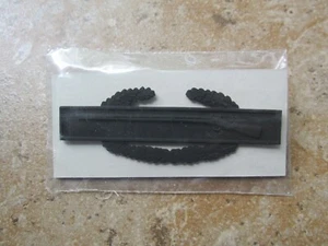 Neu in Verpackung unbenutzt Original 69-C U.S. Army CIB Combat Infantry Badge 1st Award gedämpft - Bild 1 von 3
