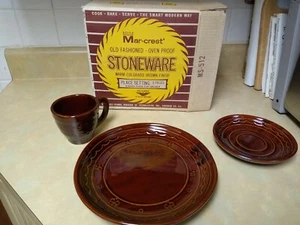Juego de platos/tazas/platillos de gres vintage Marcrest marrón punto margarita en caja original - Imagen 1 de 12