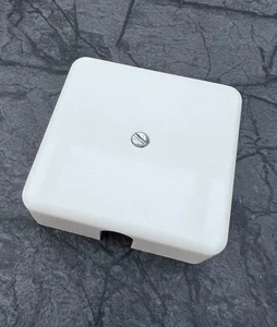 Berker Modul 2 Kabelauslass Abdeckung 21796 Zentralstück polarweiß glänzend TOP - Bild 1 von 4