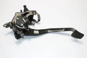 2019 HYUNDAI I40 1.6 Clutch Pedal 32802-3Z970 - Picture 1 of 12
