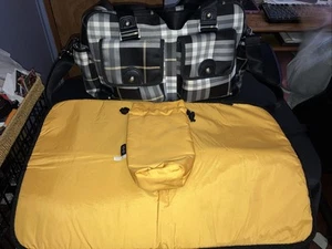 Oioi Australia Diaper Bag 3 Piece Set. In Great Condition. - Picture 1 of 13