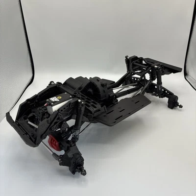 Axial SCX10 III Coyote 1/10 Crawler Roller Chassis Portals Shocks Slider - Image 1 of 4