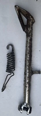 CAVALLETTO LATERALE ORIGINALE APRILIA RED ROSE CLASSIC 50  92' AL 97' AP8232679 - Immagine 1 di 2