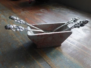 NICE 4 SOLID SILVER PASTRY FORKS IN SOAPSTONE DISH HOLDER - Picture 1 of 13