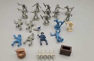 Marx 45mm Cavalry Silver SP with Vinyl Figures Accessories Headquarters Chimney