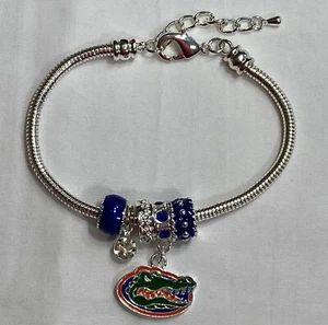 New Florida Gators Women's Betsy 5-Charm Logo Bracelet, NCAA - Picture 1 of 5