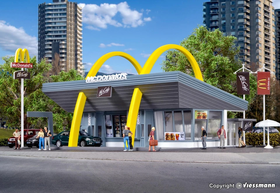 Vollmer 43634 HO (1:87) / OO (1:76) McDonald's restaurant with McDrive kit - Image 1 of 4